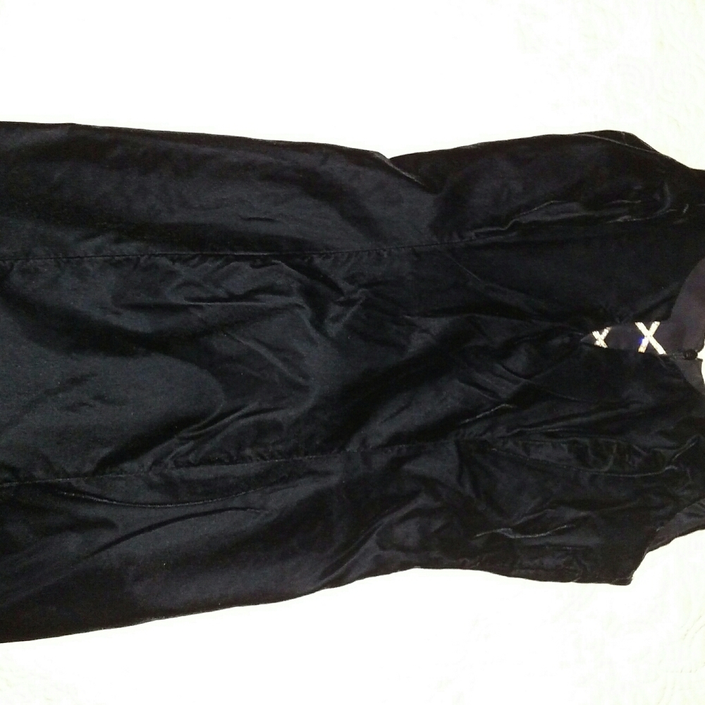 Jeweled neckline detailed Black Velvet dress - Picture 8 of 11